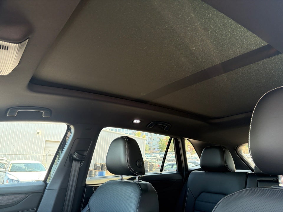 2024 Volkswagen Atlas Cross Sport 2.0T SEL R-Line