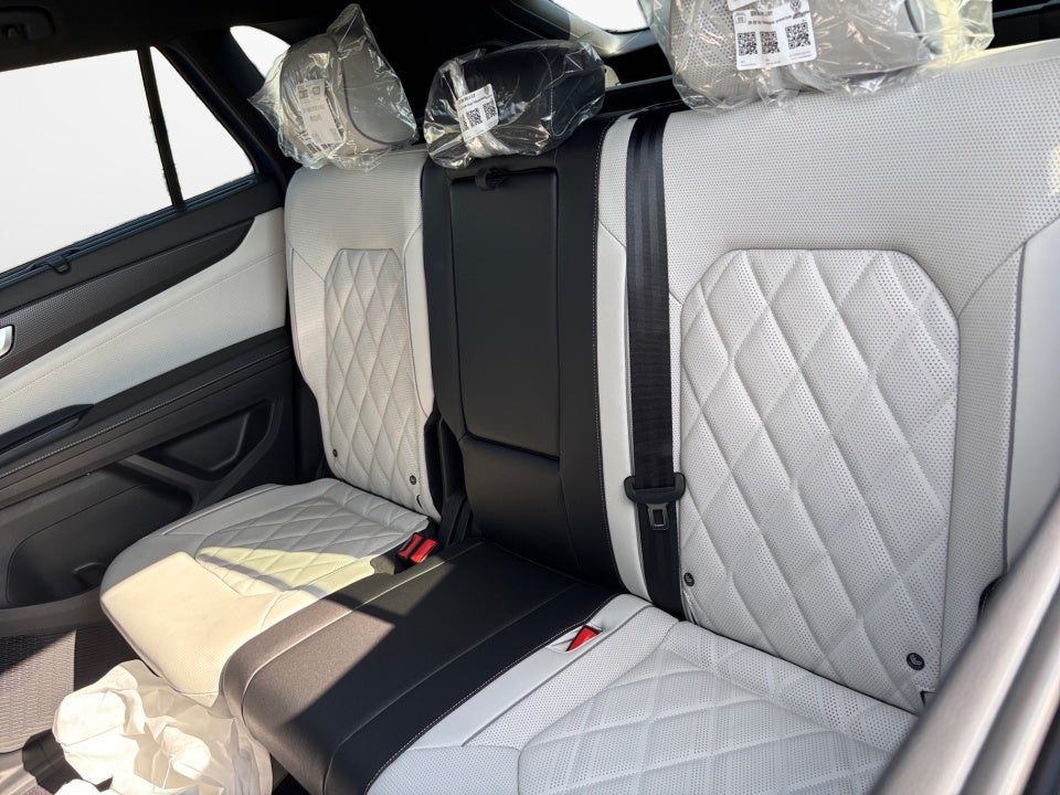 2026 Volkswagen Atlas Cross Sport SEL Premium R-Line