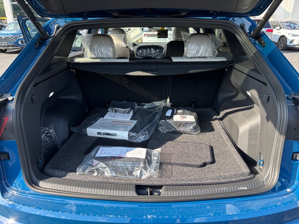 2026 Volkswagen Atlas Cross Sport SEL Premium R-Line