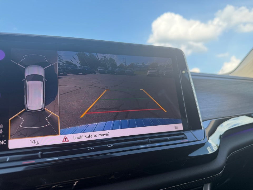 2026 Volkswagen Atlas 2.0T SEL Premium R-Line