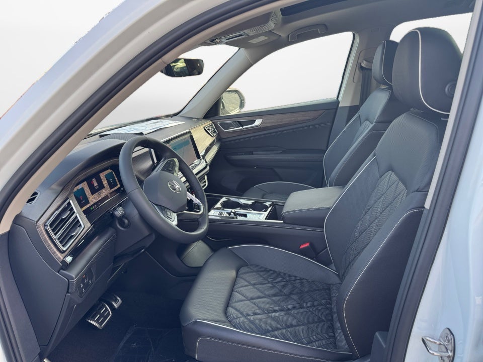 2026 Volkswagen Atlas SEL Premium R-Line