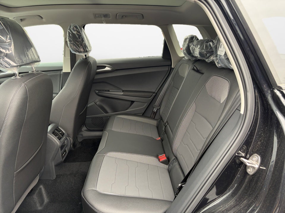 2026 Volkswagen Taos SE Black