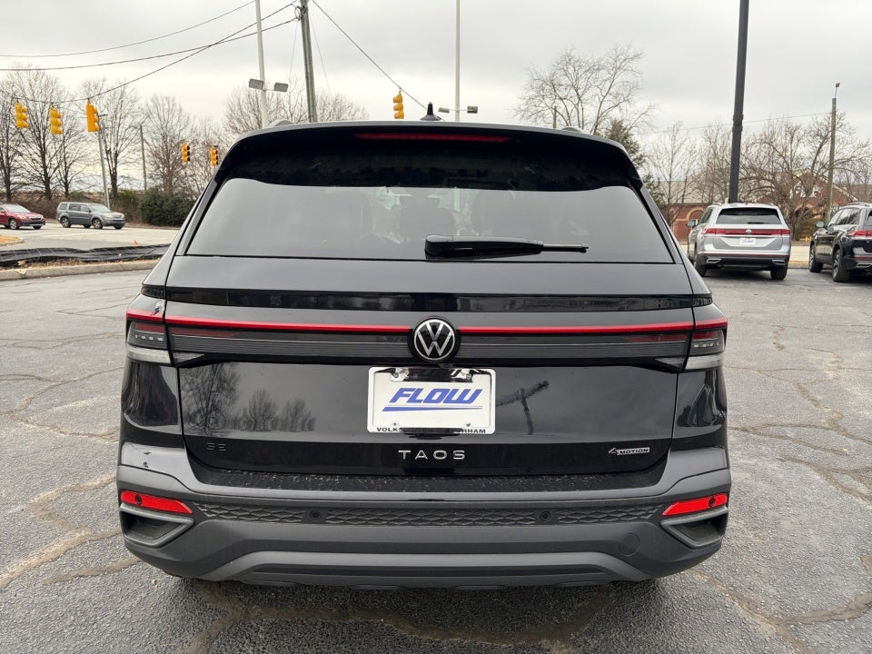 2026 Volkswagen Taos SE Black