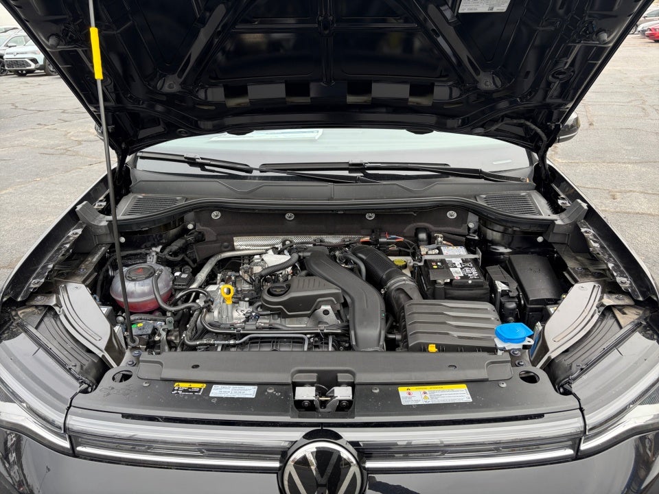 2026 Volkswagen Taos SE Black