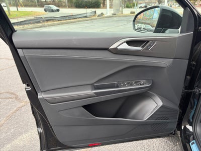 2026 Volkswagen Taos SE Black