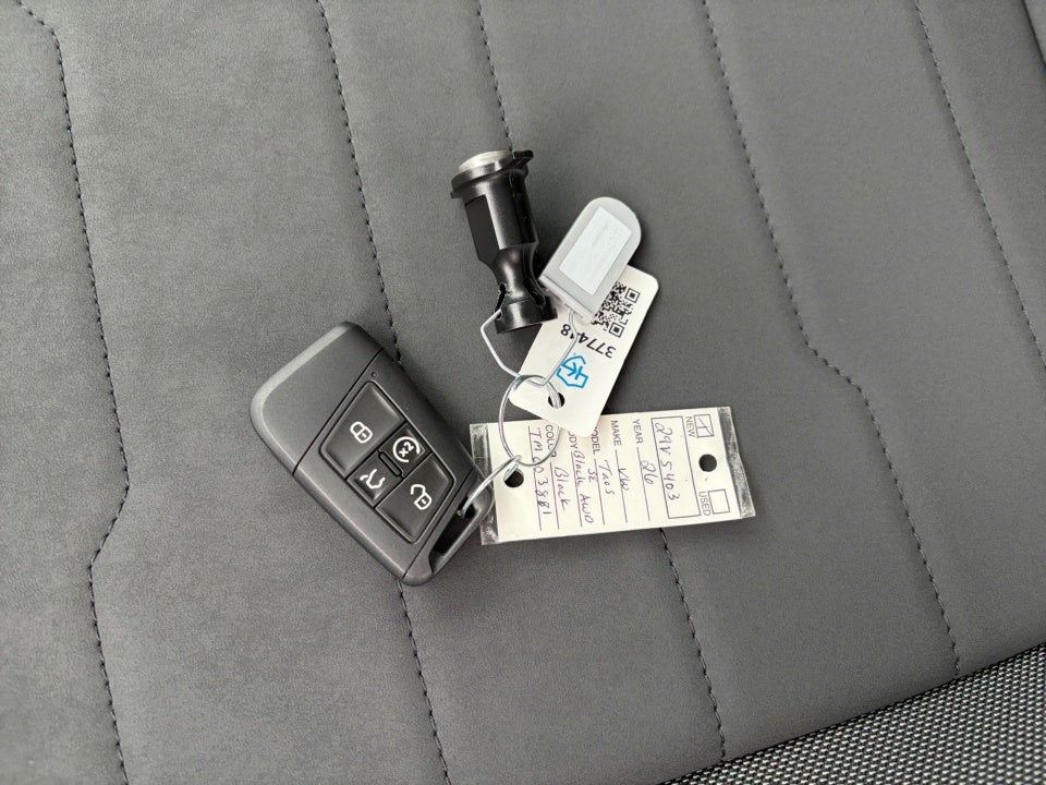 2026 Volkswagen Taos SE Black