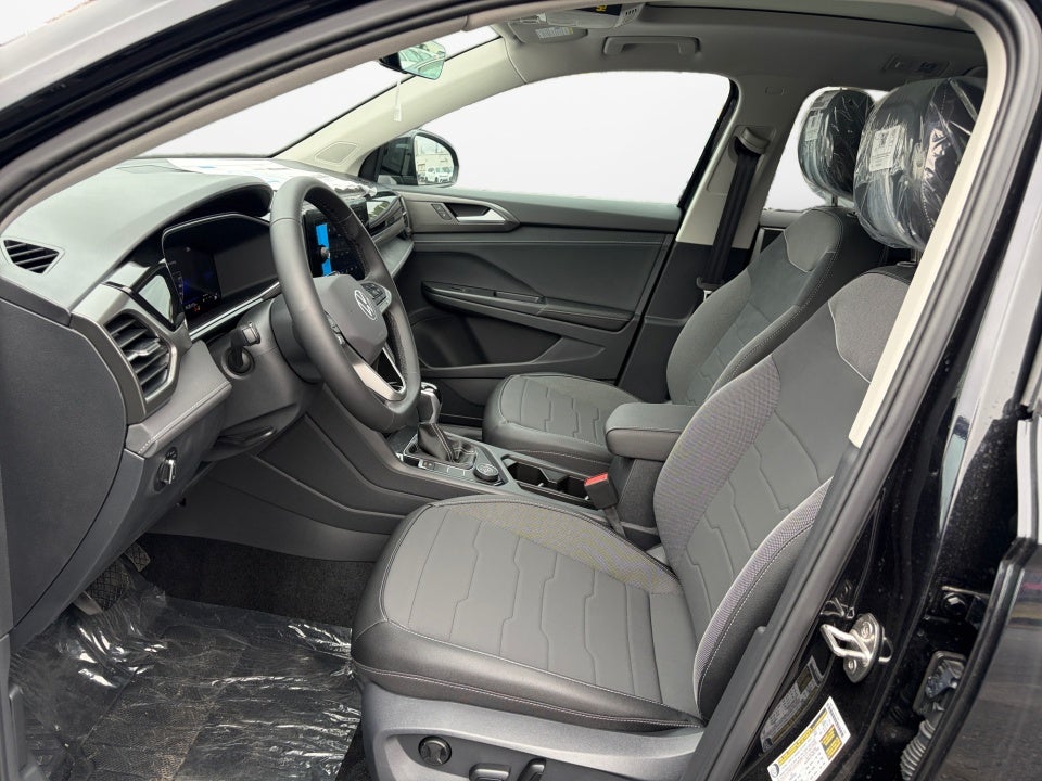 2026 Volkswagen Taos SE Black