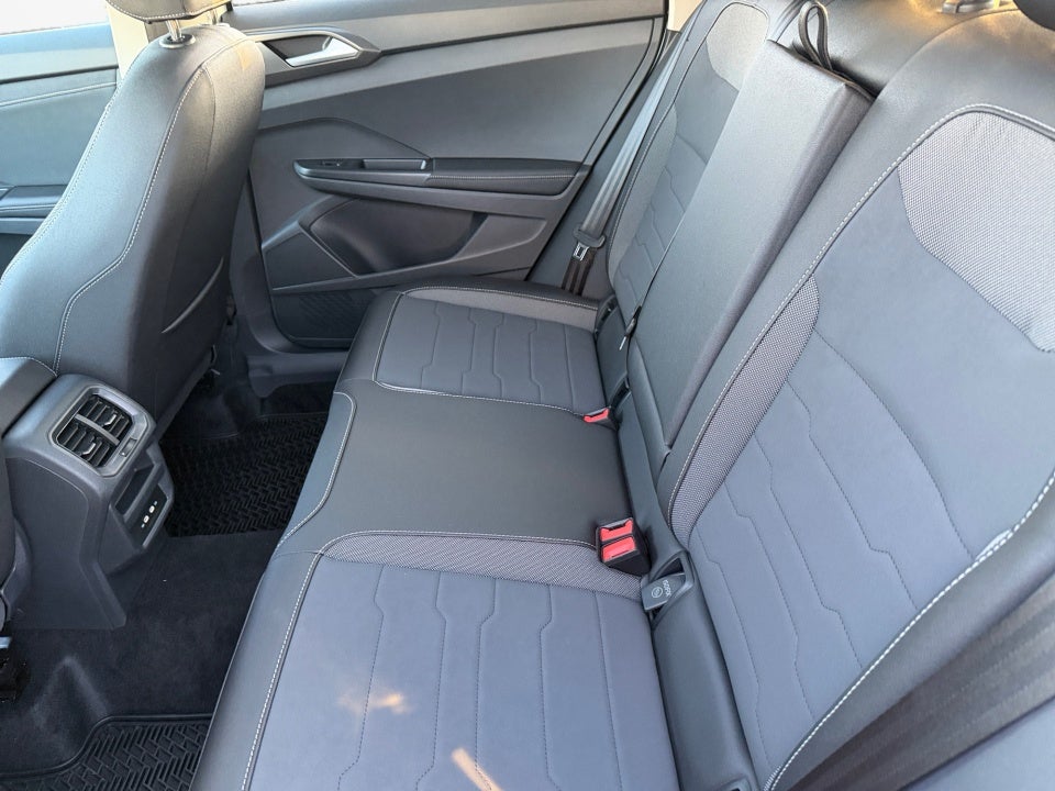 2026 Volkswagen Taos SE Black