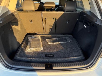 2026 Volkswagen Taos SE Black