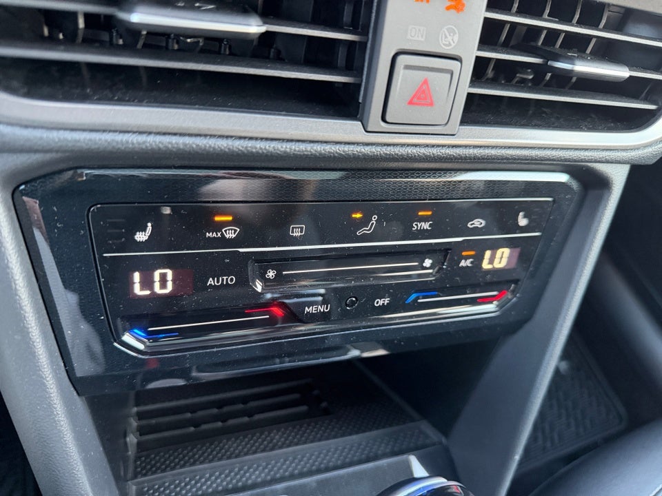 2026 Volkswagen Taos SE Black