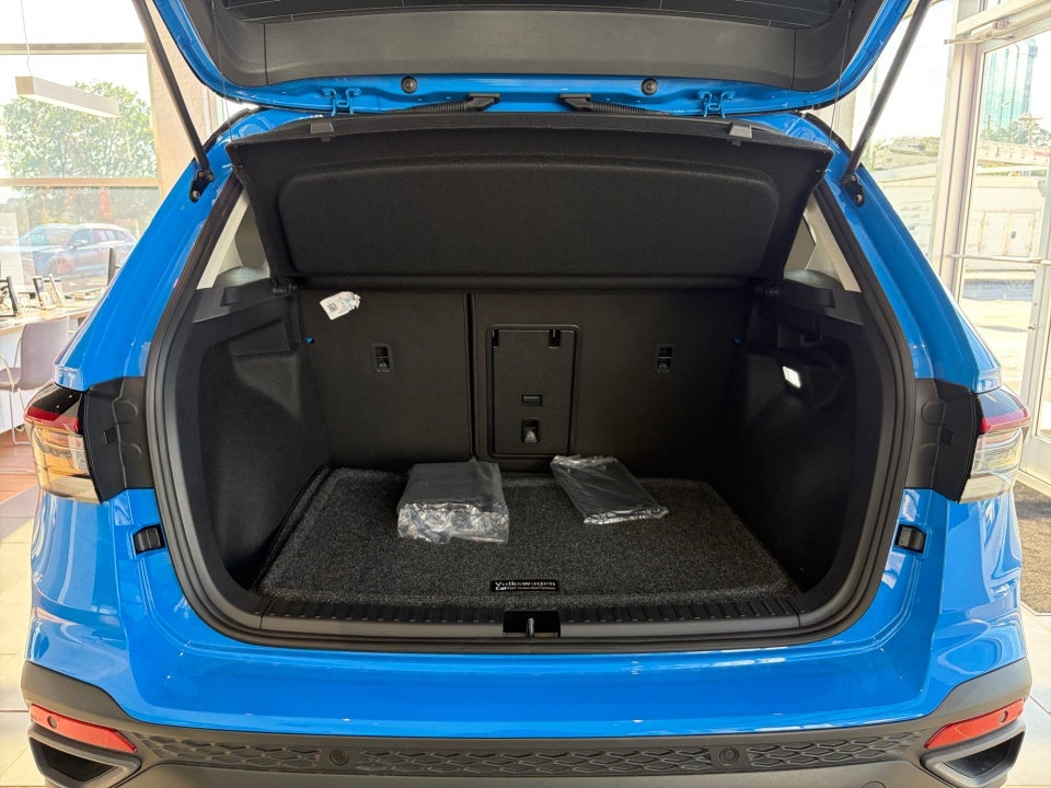 2026 Volkswagen Taos SE Black