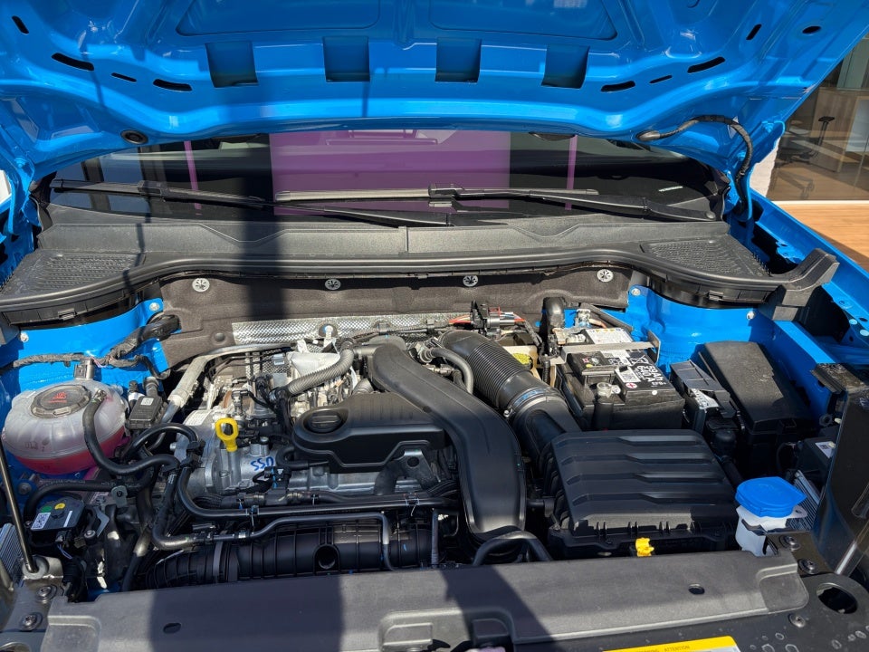 2026 Volkswagen Taos SE Black