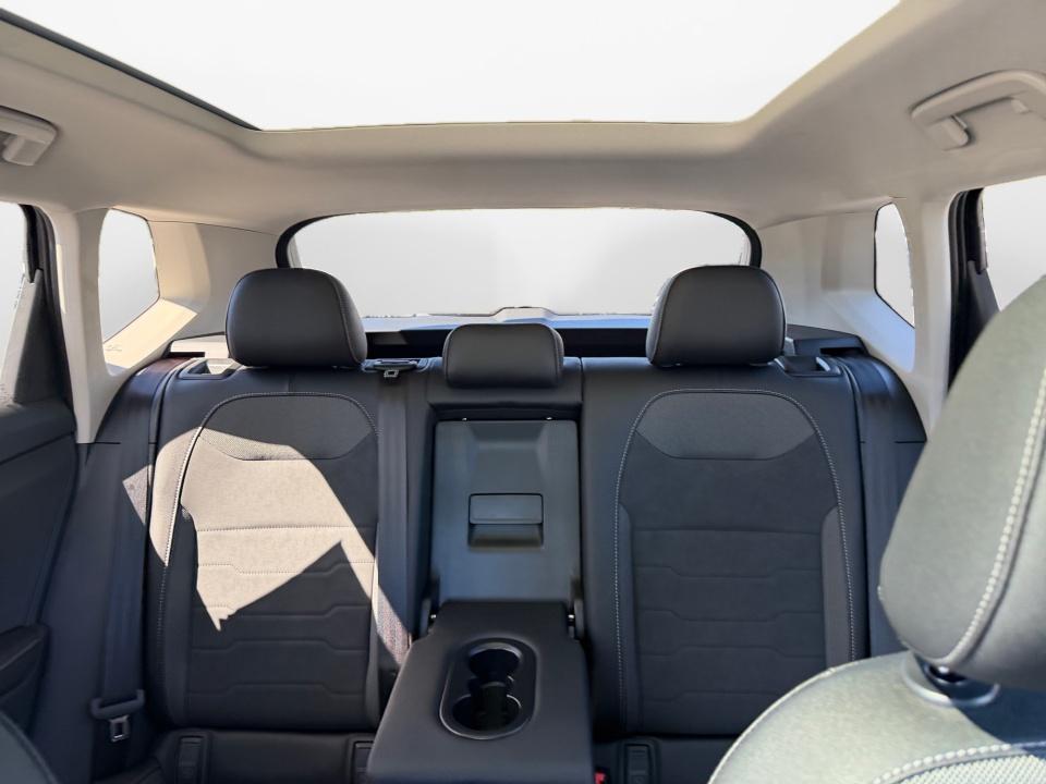 2027 Volkswagen Taos SE Black