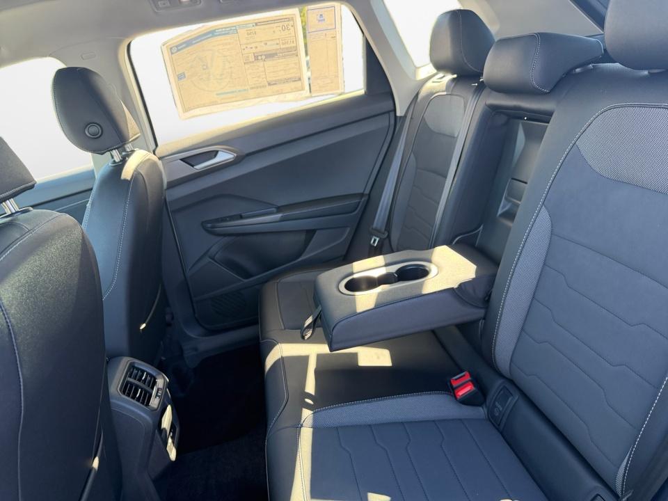 2027 Volkswagen Taos SE Black
