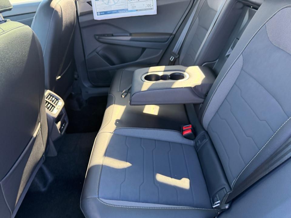 2027 Volkswagen Taos SE Black