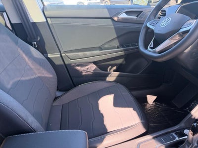 2027 Volkswagen Taos SE Black