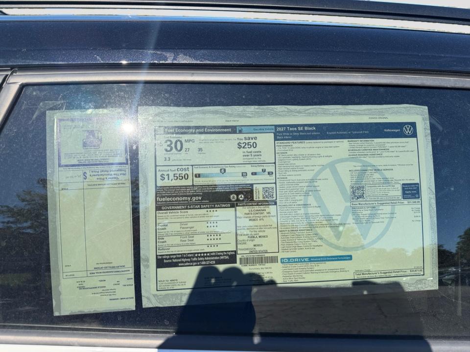 2027 Volkswagen Taos SE Black