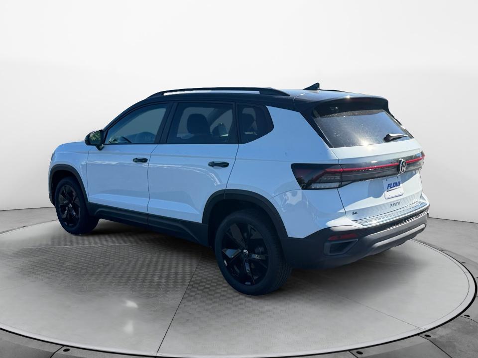 2027 Volkswagen Taos SE Black