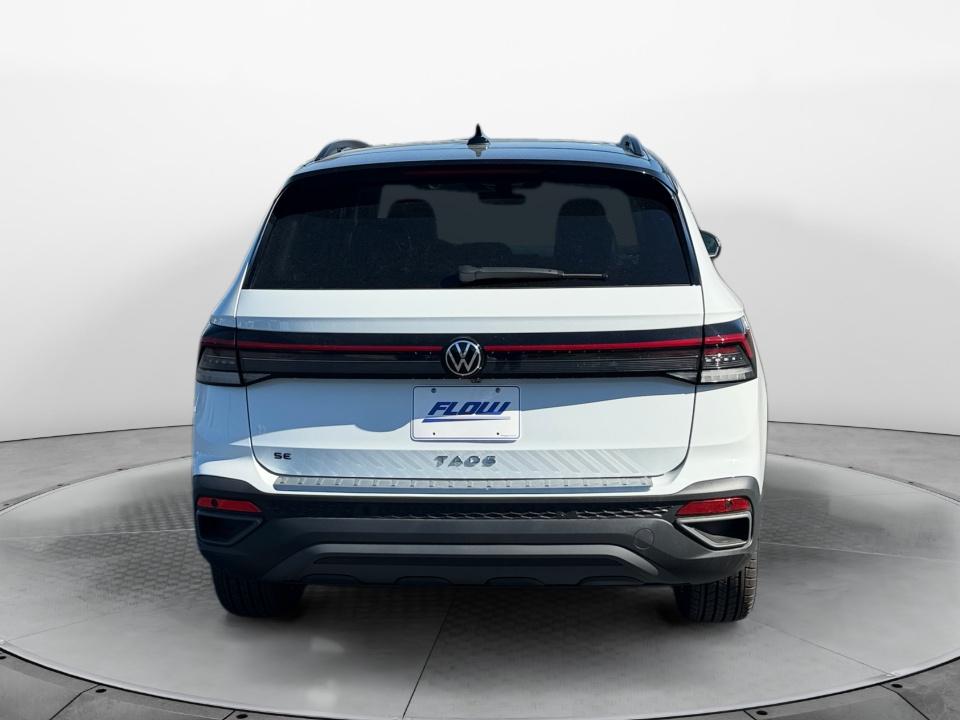 2027 Volkswagen Taos SE Black