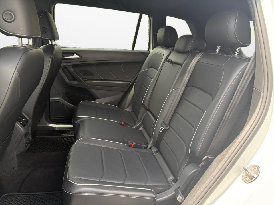 2022 Volkswagen Tiguan SEL R-Line