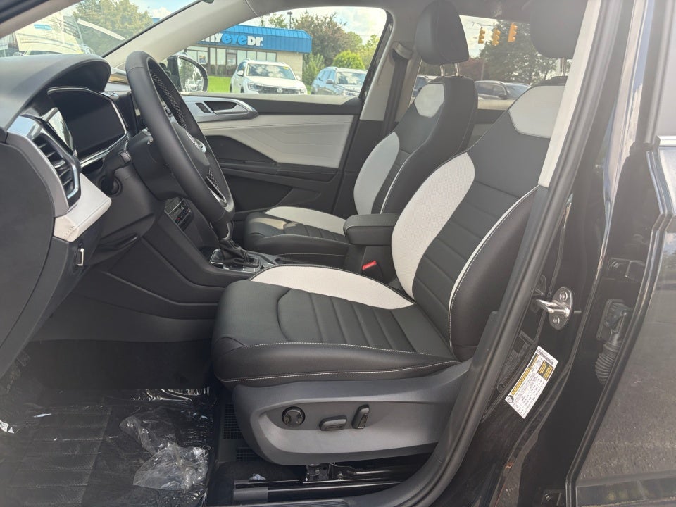 2026 Volkswagen Taos SEL