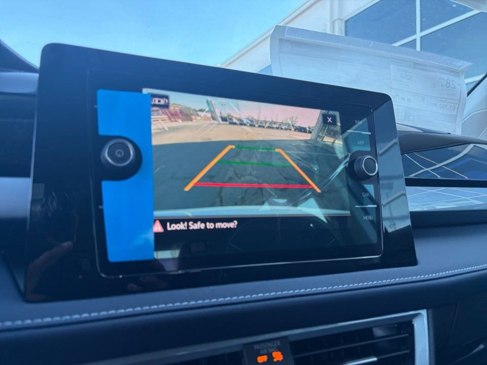 2026 Volkswagen Taos SEL