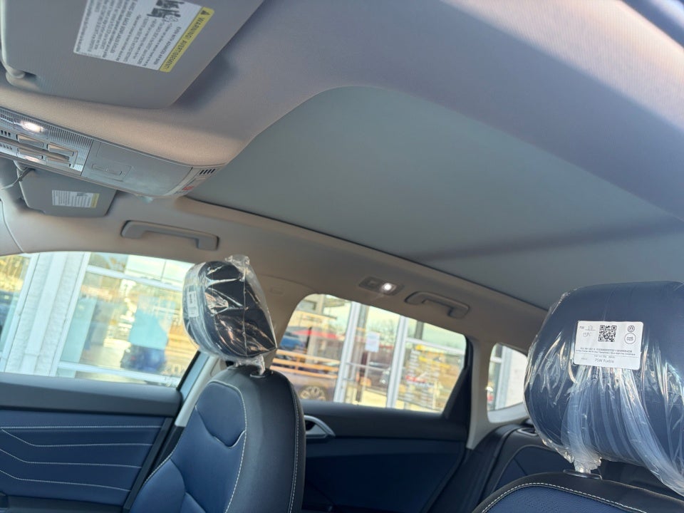 2026 Volkswagen Taos SEL