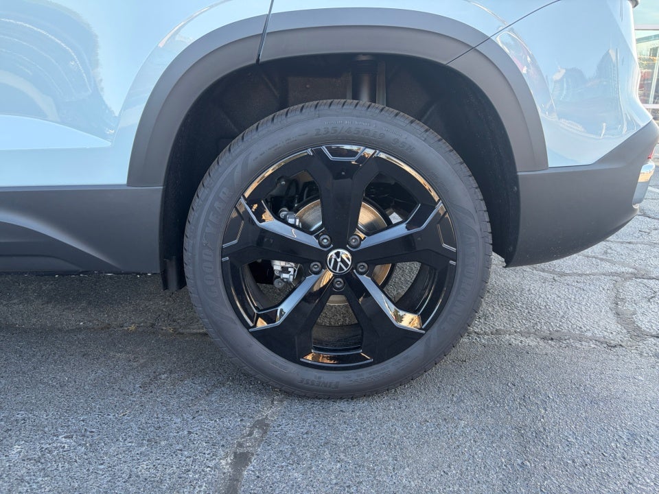 2026 Volkswagen Taos SEL