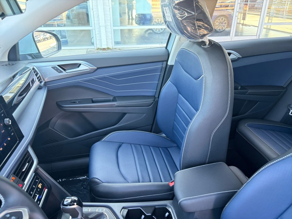 2026 Volkswagen Taos SEL