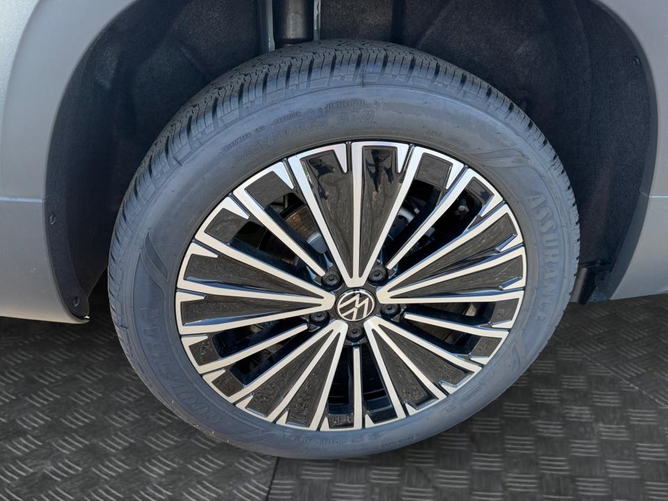 2027 Volkswagen Taos SE