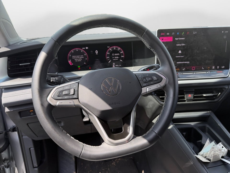 2025 Volkswagen Tiguan 2.0T SE