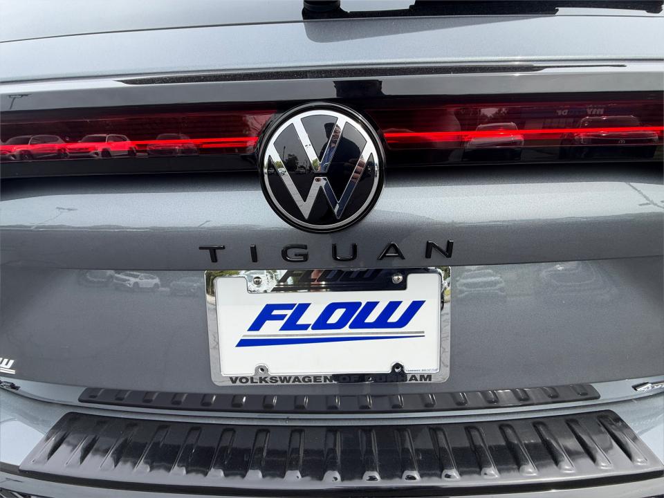 2026 Volkswagen Tiguan SE R-Line Black