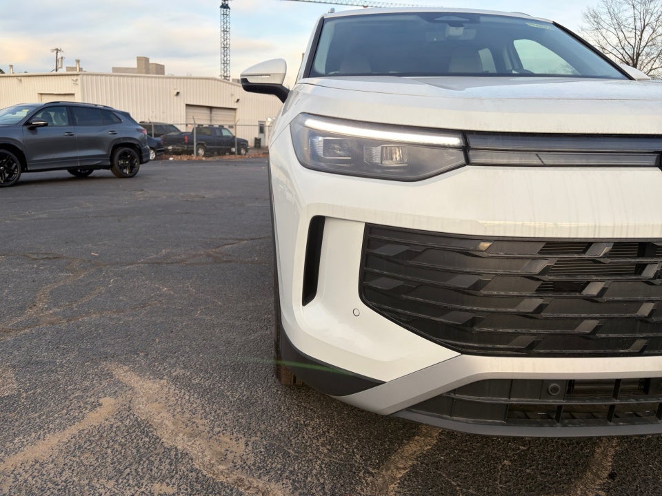 2025 Volkswagen Tiguan 2.0T SE