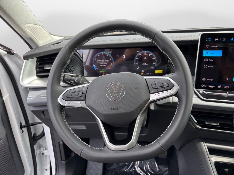 2025 Volkswagen Tiguan 2.0T SE