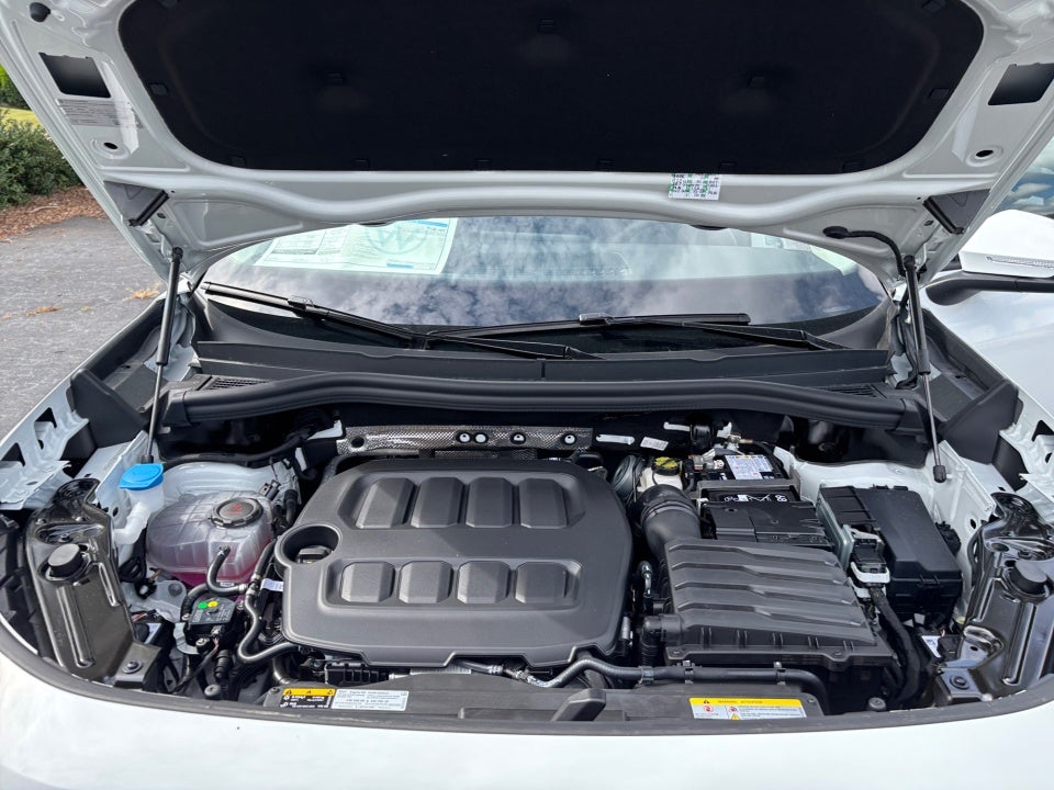 2025 Volkswagen Tiguan 2.0T SE