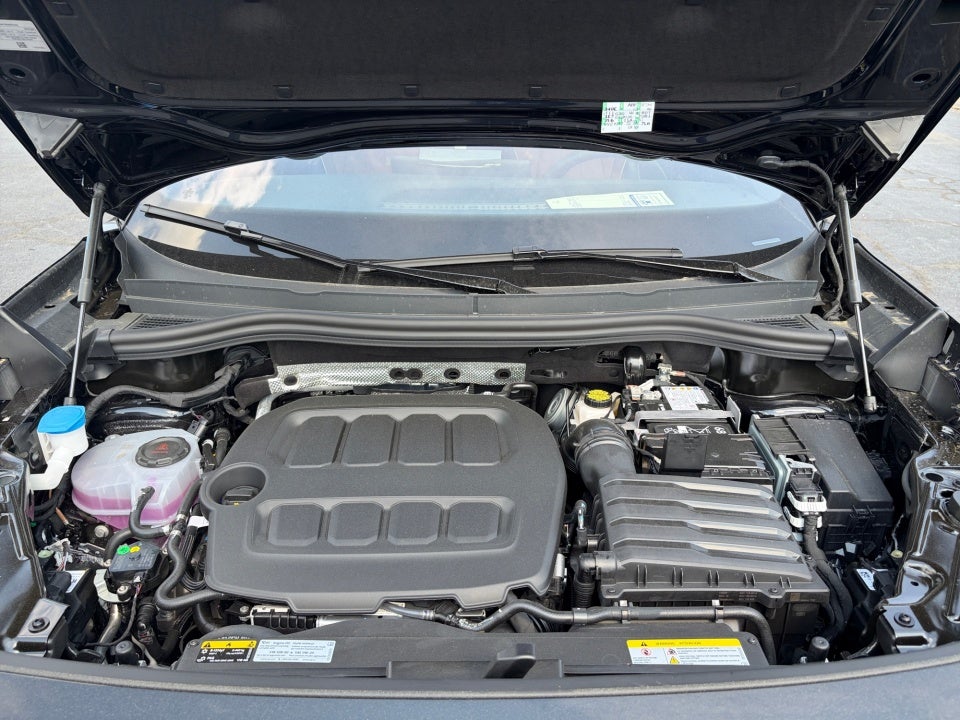 2026 Volkswagen Tiguan SEL R-Line Turbo