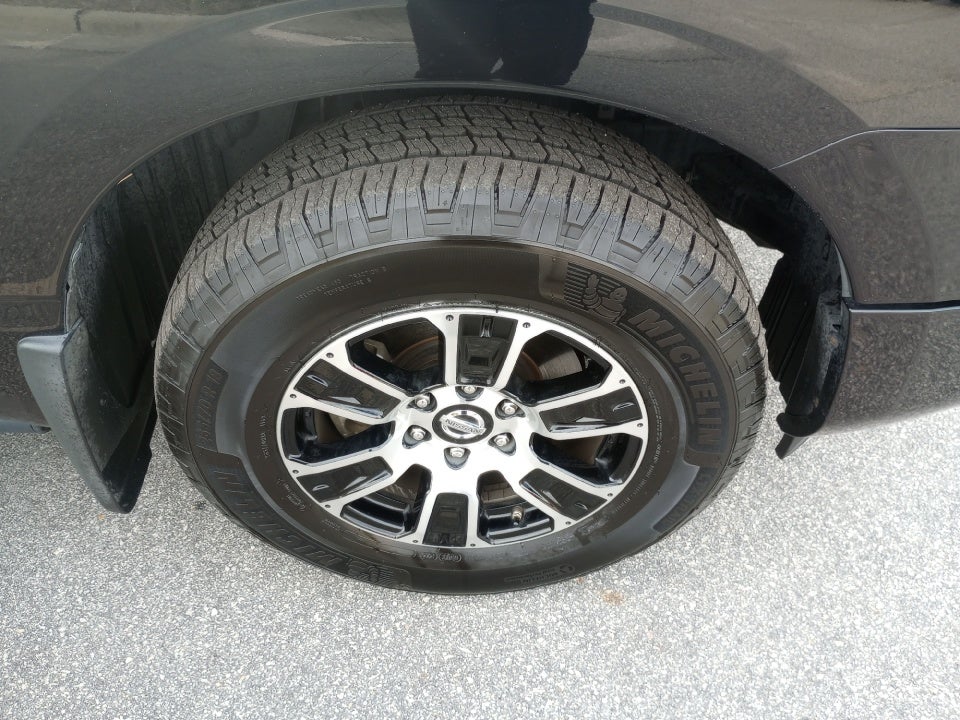 2021 Nissan TITAN Crew Cab SV 4x4