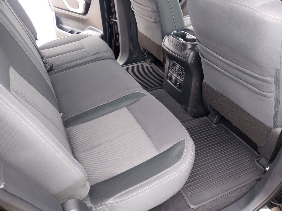 2021 Nissan TITAN Crew Cab SV 4x4