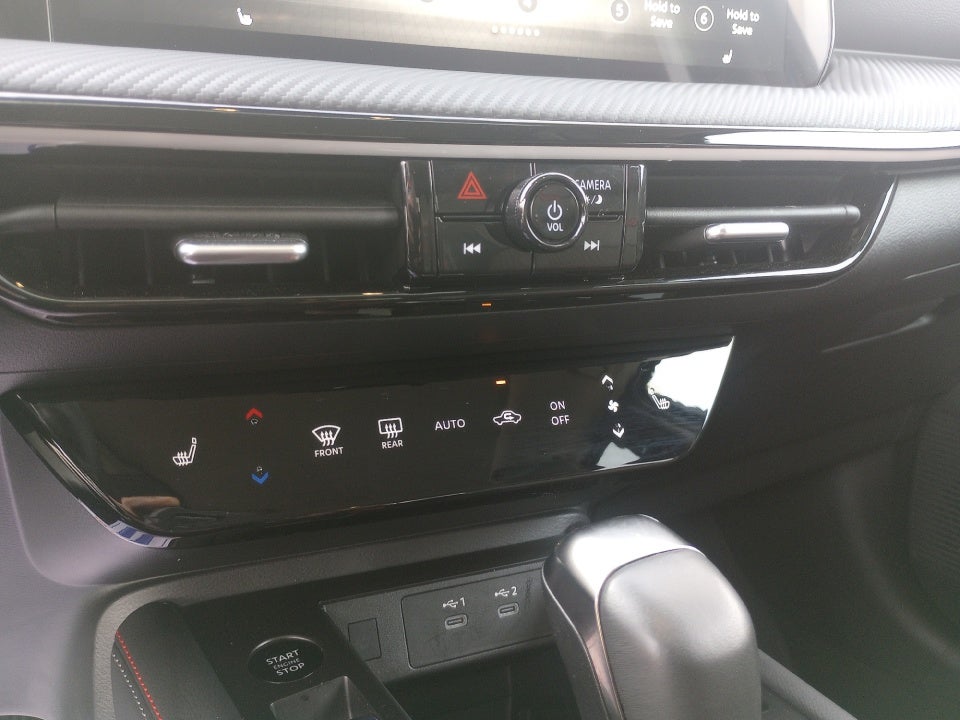 2025 Nissan Kicks SR FWD