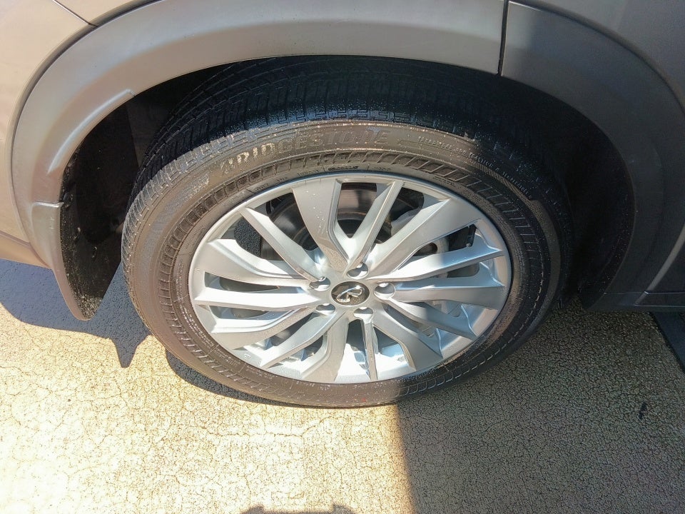 2023 INFINITI QX50 LUXE