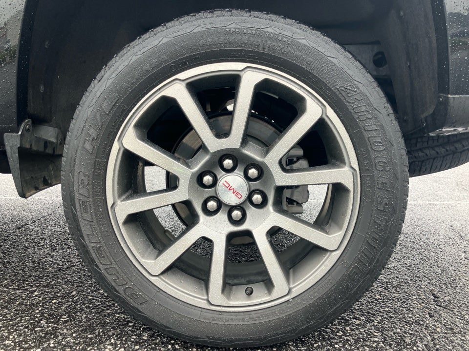 2022 GMC Canyon 4WD Crew Cab Short Box Denali