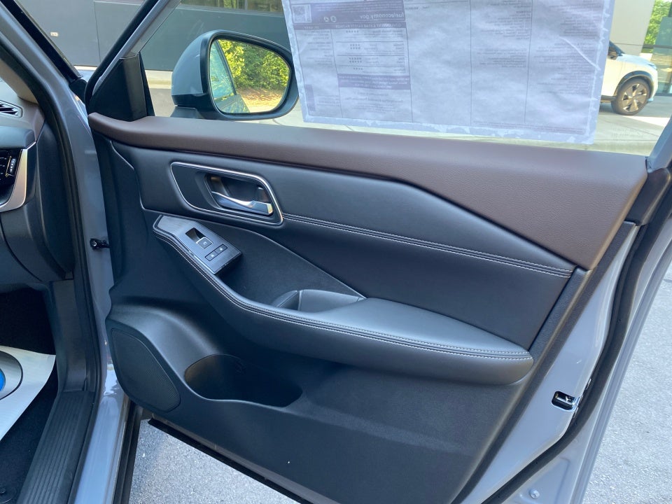 2023 Nissan Rogue Platinum FWD