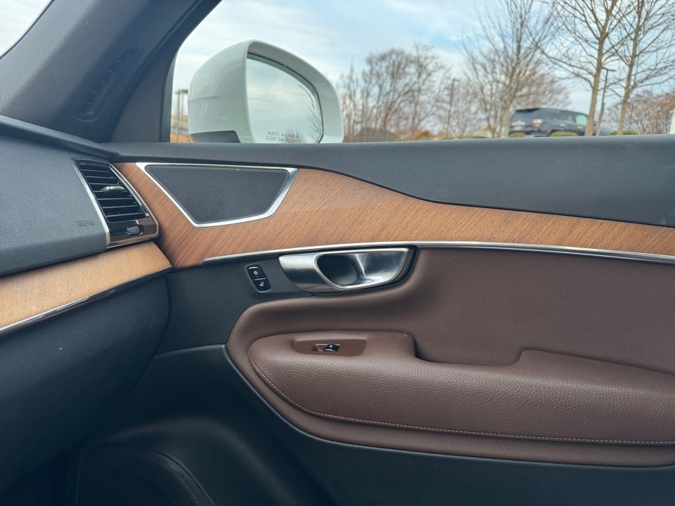 2022 Volvo XC90 T6 Momentum 7 Passenger