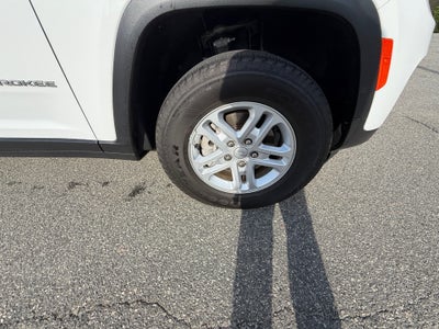 2025 Jeep Grand Cherokee Laredo 4x2