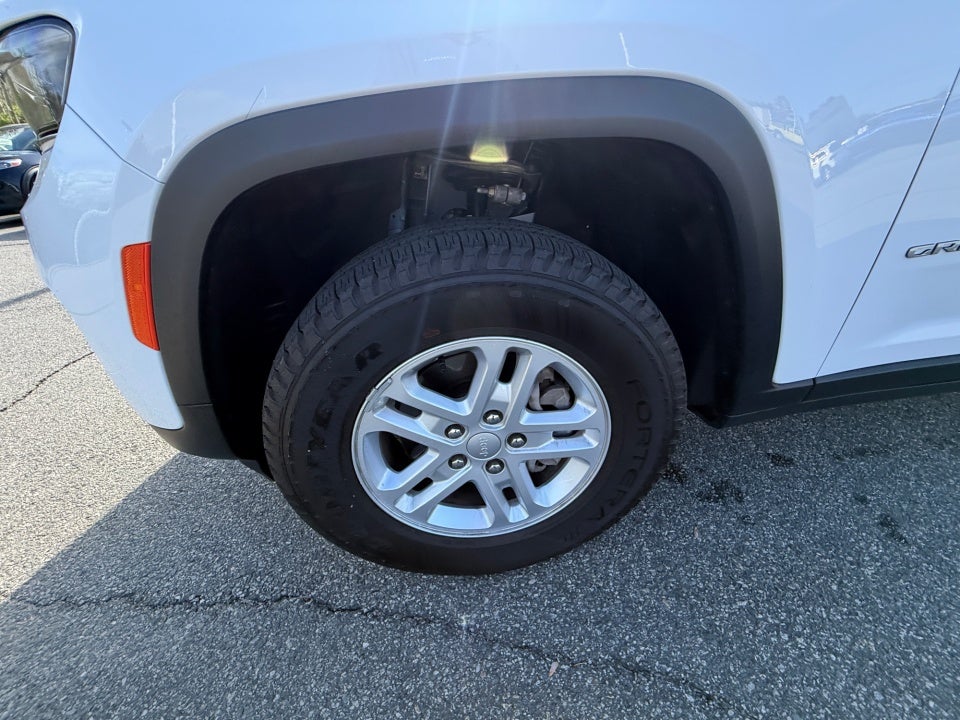 2025 Jeep Grand Cherokee Laredo 4x2