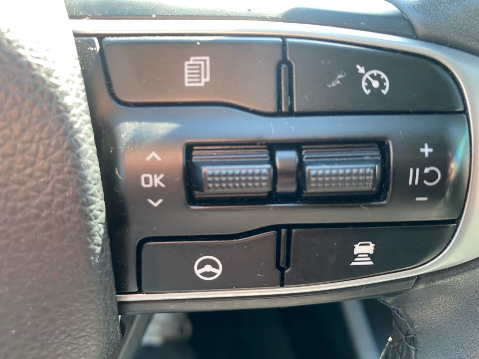 2022 Kia K5 EX