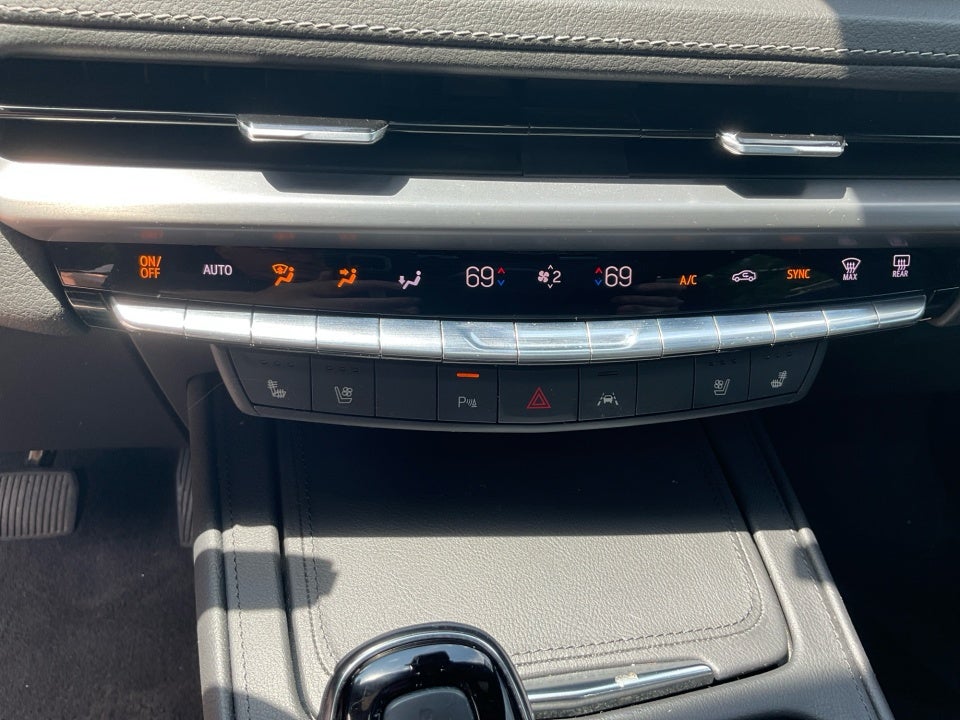 2024 Cadillac XT4 FWD Premium Luxury