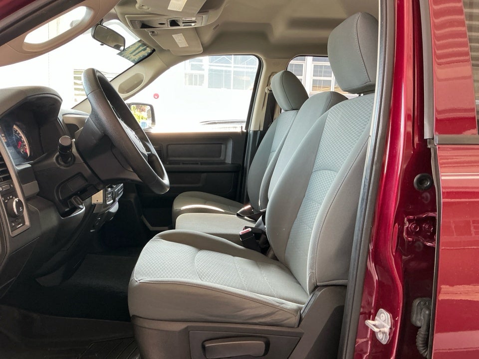 2017 RAM 1500 Express Quad Cab 4x4 6'4" Box