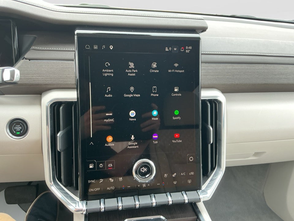 2024 GMC Acadia FWD Denali