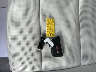 2024 GMC Acadia FWD Denali